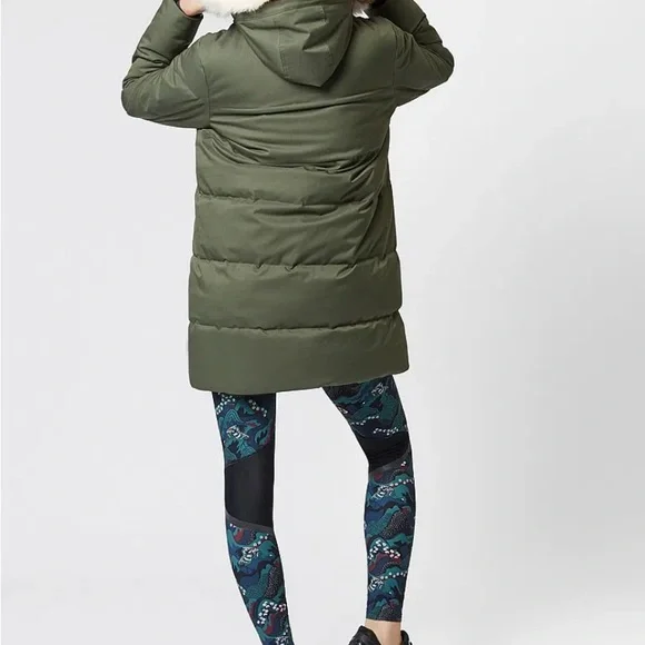 Sweaty Betty Olive Green Puffer Coat size small - Picture 2 of 9